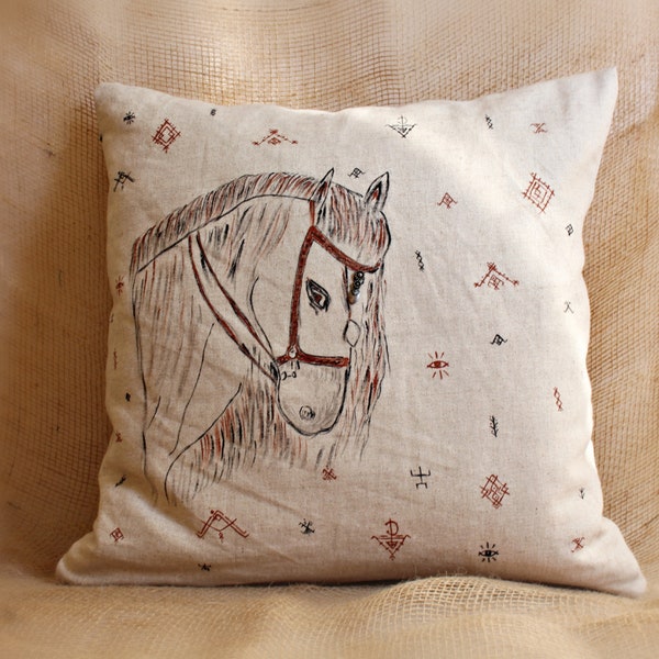 ArabeBarbe Coussin moroccan pillow handpainted pillow moroccan inspiration horse lover art painting gift idea amazigh horse