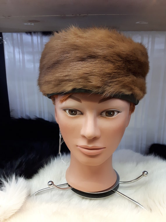 Mid Century 1960s Vintage Dark Brown Faux Fur Pillbox Hat from Knollenberg/'s Richmond Indiana Size 21 12 60s Women/'s Winter Clothing