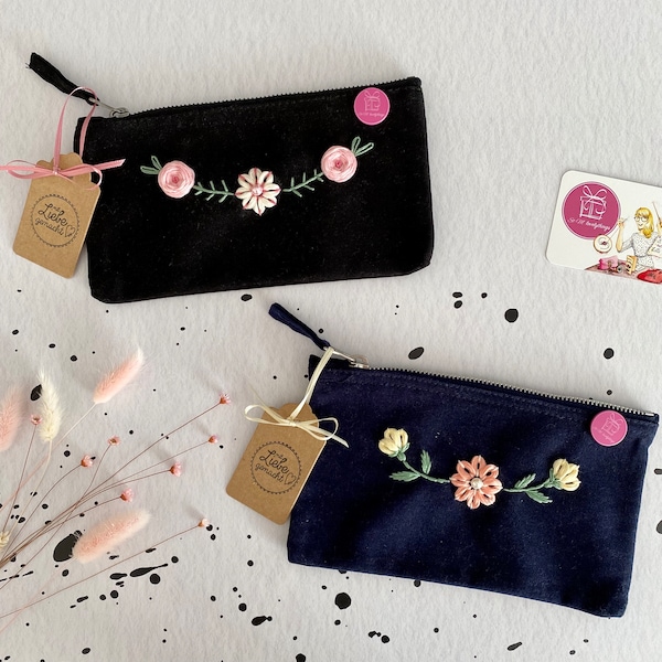 handbestickte kleine Taschen mit floralen Motiven , Blumen , Canvas , Beautybag mit Stickerei, Geschenk für Freundin, Schwester, Mutter