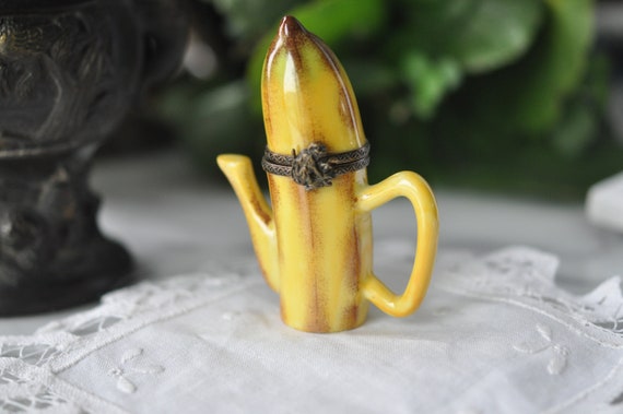 Cool Banana Tea Pot