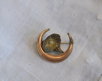 Horseshoe & Calla Lily  Mid Victorian Extended Pin - C Clasp