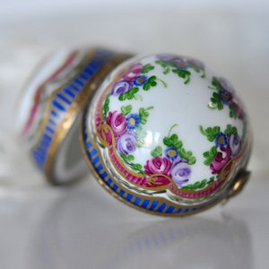 Lovely Limoges Peint Main.  Cobalt Blue with 14 K Gold Detailing.  Lid Depicts Flowers