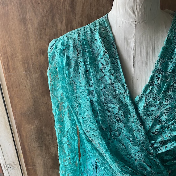 Vintage 80s  A LA CARTE Draped Seafoam Lace Dress… - image 5