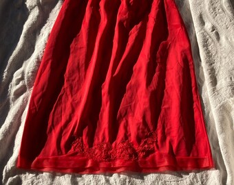 Vintage 60s LORRAINE LINGERIE RED Nylon Half Slip M Pillowtab Embroidered