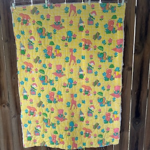 Vintage 70s NURSERY TOY Hand Quilted  Baby Blanket Uubound unfinished 38 x 52