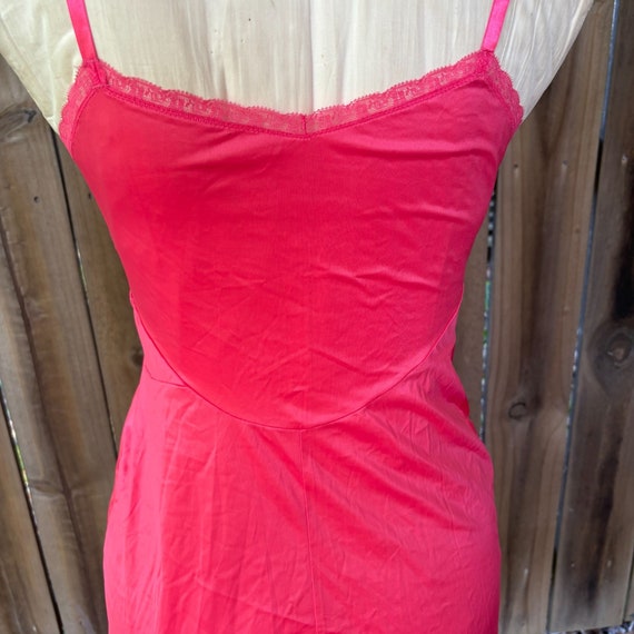 Vintage 60s VANITY FAIR CORAL Lace Overlay Scallo… - image 5