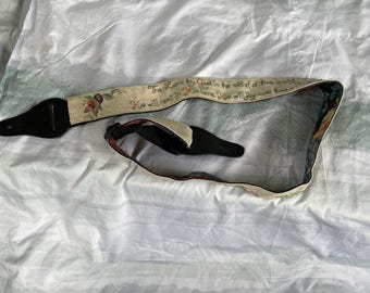 Correa de guitarra bordada a mano. Cristiano Sofonías 3:17