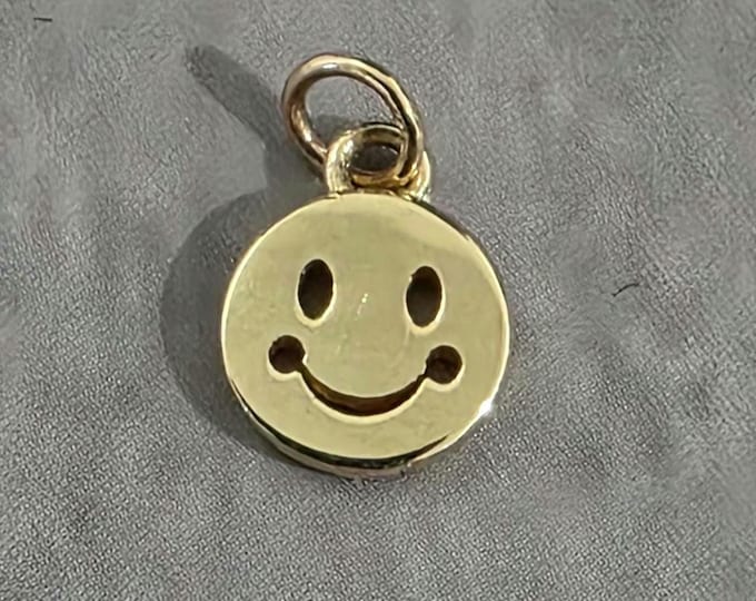 smiley face emoji charm 6mm 14k yellow gold