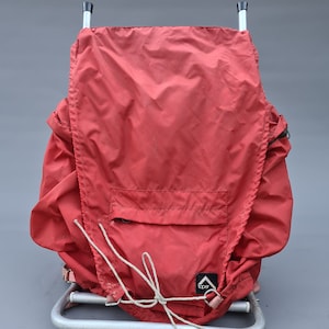 Red Canvas Vintage Mountain Backpack by Toper - Dimensions 58 x 45 cm