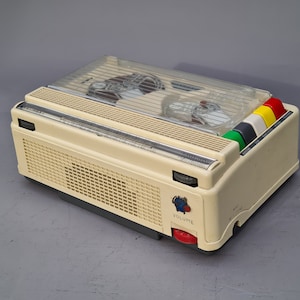 Grabadora de cinta de carrete a carrete Vintage Geloso G257 Dispositivo de audio italiano retro de 1961 Excelente estado imagen 4
