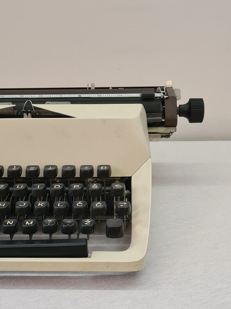 Typewriter Ruler Well-preserved Avala 2 Writing Machine - Vintage Typewriter Without ...