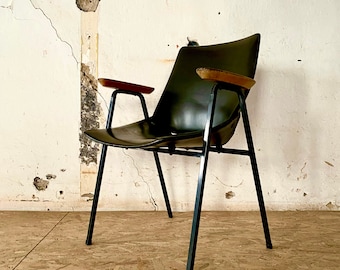 Classic Vintage 'Lupina' Shell Chairs by Niko Kralj - Black with Handles from 1970s