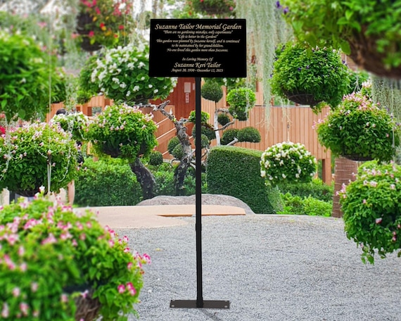 Personalized Garden Memorial Plaque – Adjustable Stake, Weather Resistant
