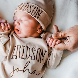 Newborn Outfit, Personalized Baby Gift, Custom Baby Apparel, Embroidered Name Outfit, Personalized Baby Clothing, newborn gift.