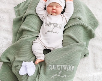 Baby outfit set with cotton knit blanket, personalized newborn gift, baby shower, homecoming set, baby bodysuit with matching hat