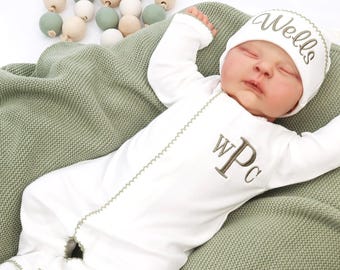 Newborn outfit, Baby Footie, Monogrammed Newborn Outfit, Custom Embroidered Name, Coming Home Gift, Soft Baby Sleeper, Baby Gift