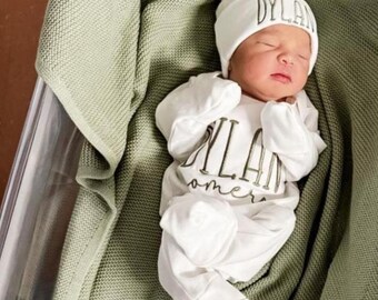 Baby outfit set with cotton knit blanket, personalized newborn gift, baby shower, homecoming set, baby bodysuit with matching hat