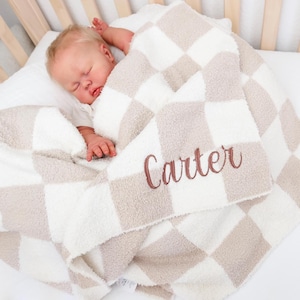 Baby blanket, Checkered Blanket personalized with embroidered baby name, baby showers, cozy baby blanket, newborn gift, warm blanket.