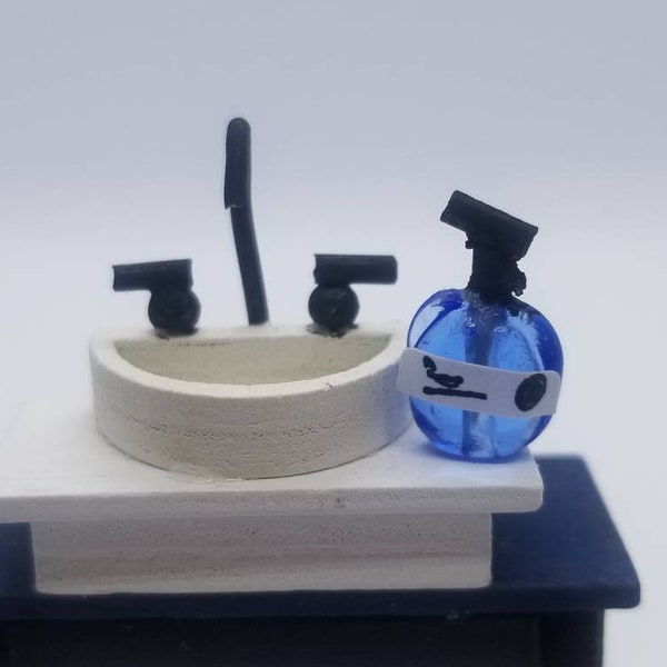 Miniature Soap Bottle (1:24 Scale)