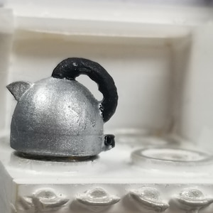 Miniature Stovetop Kettle (1:24 Scale)