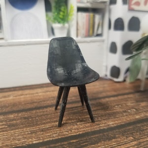 Miniature Midcentury Chair (1:24 Scale)