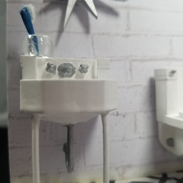 Miniature Bathroom Sink (1:24 Scale)