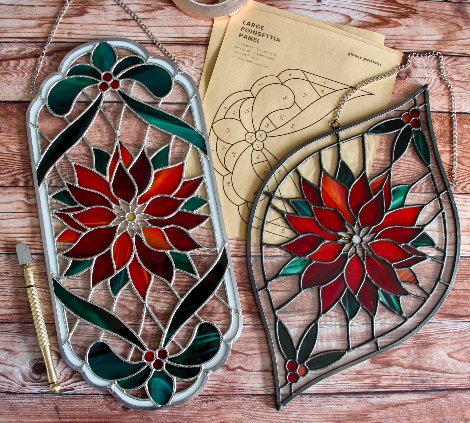 ポインセチアのステンドグラスパネル - クリスマスサンキャッチャー窓
