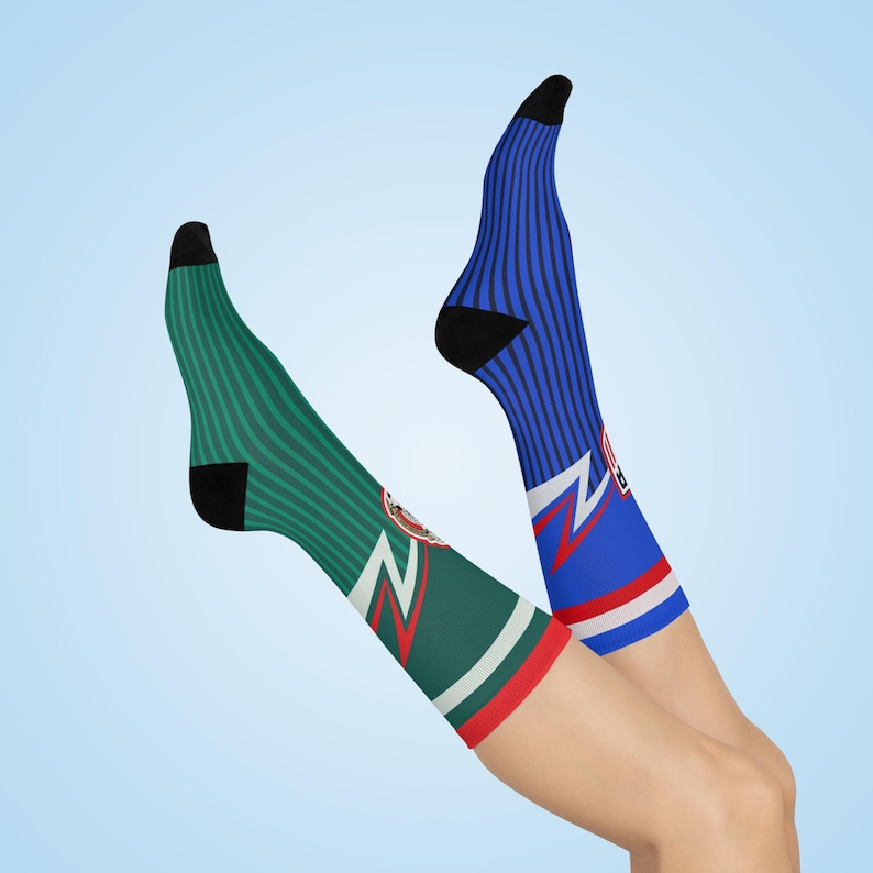 Calcetines de fútbol con diseños diferentes de México y Estados Unidos / Diseño retro de la camiseta del Mundial 2014 / Regalo mexicano-americano / Para aficionados al fútbol de El Tri y la selección nacional de Estados Unidos imagen 3