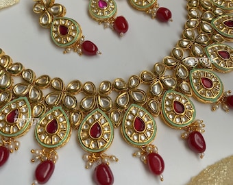 Vergoldete Kundan Halsketten Set mit Ohrringen und Mangtika, Handgemachter Indischer Schmuck, Hochzeitsschmuck, Kundan Schmuck