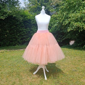 SALE! One last size. Colour peach, Length 26&#39;&#39; (65 cm), Size 8-12 (M-L): Waist 27-28&#39;&#39; (67-70 cm) Beautiful Pin-Up Rockabilly petticoat