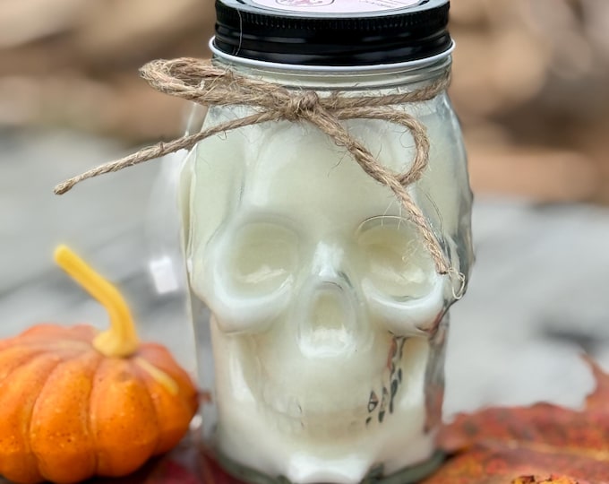 Skull, candle,gift for him/her,birthday gift 16 oz, Limited Edition/hand poured/container candle
