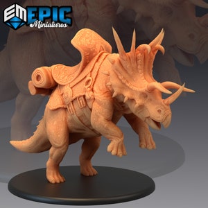 Triceratops Attacking-Mounted - Epic Miniatures | Huge | Beast