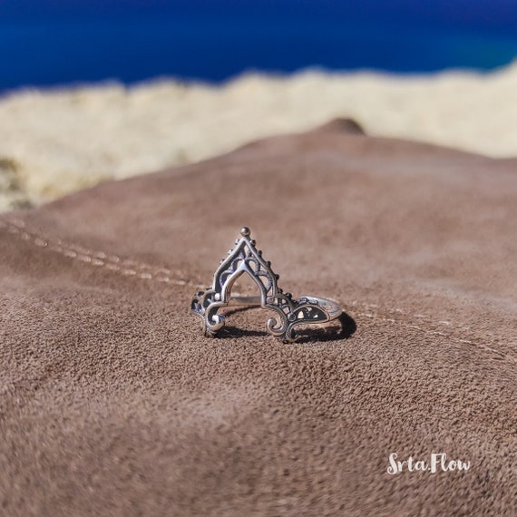 Jewelry shop palace rings