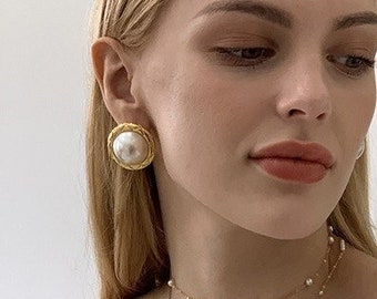 Gold Rim Earring,Gold pearl earrings,Large pearl earrings,large pearl studs,Big pearl studs,Big pearl earrings,Pearl Studs,Pearl Stud Earing