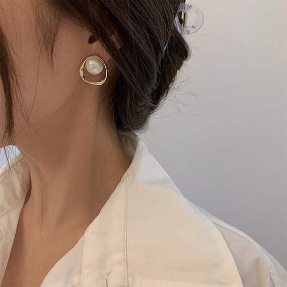 Trendy cheap pearl earrings