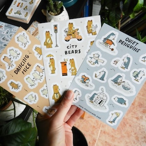Tägliche Routine, Sticker Sheets von mocculere / Bär Maus Pinguin / Bunte wunderliche Tiere / Glänzendes Vinyl Papier
