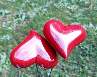 Keramik Herz  mit festen Stiel - Keramikfigur für Haus und Garten, Balkon kreative Dekoration und Geschenk- handgefertigt
