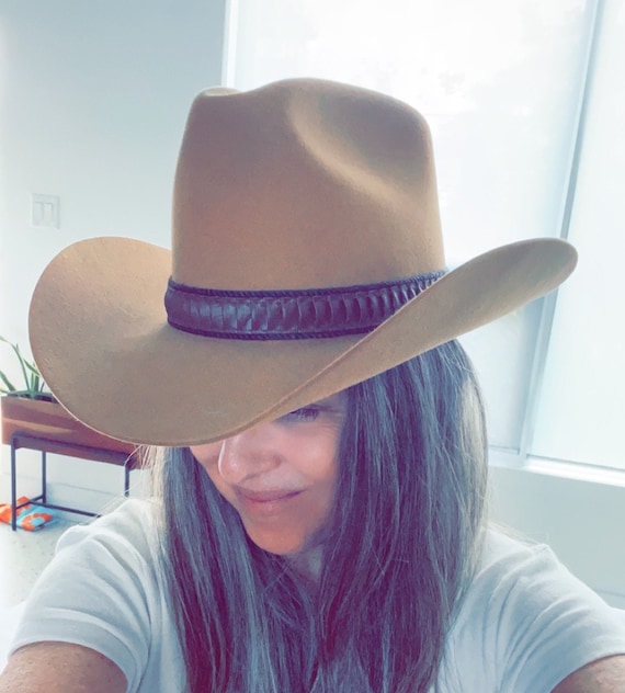 Vintage Stetson 4X Beaver Felt Cowboy Hat in Tan With Vintage Stetson 4X Beaver Felt Cowboy Hat in Tan With