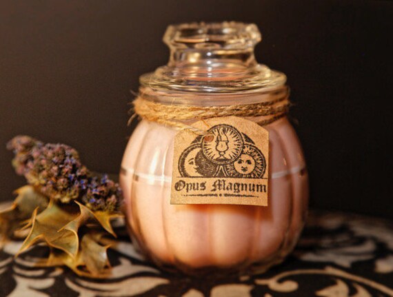 Bougie Naturelle Parfumée à La Rose Dans Une Jolie Bonbonnière