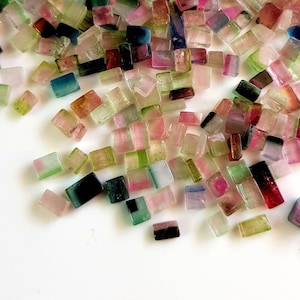 Natuurlijke Bio Toermalijn Edelsteen Gladde Rechthoeken Cabochons| Losse Toermalijn Platte Rug 10 tot 20 Stuks Maat - 3x3.5-- 2.5x7 MM [WG 1104]