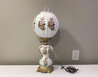Vintage mjölkglas blommig orkanlampa, Borta med vinden-stil