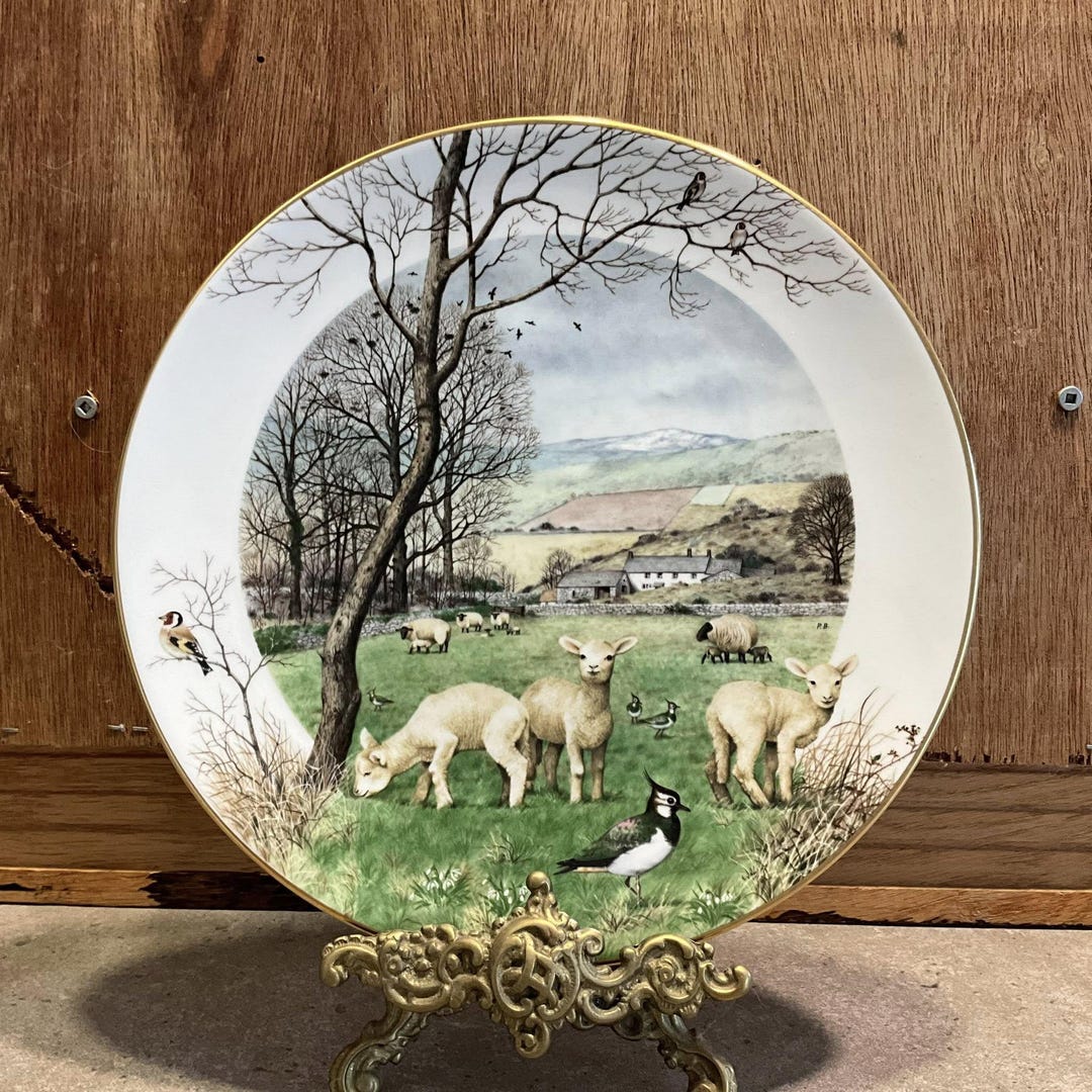 ロイヤルウースター限定コレクターズプレート：「1月の羊の産む季節