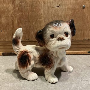 Figura de perro vintage de Melba Ware: cerámica de Staffordshire, fabricada en Inglaterra