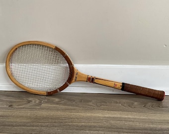 ビンテージ カワサキ ウッド テニスラケット：グランプリ スポーツ装飾