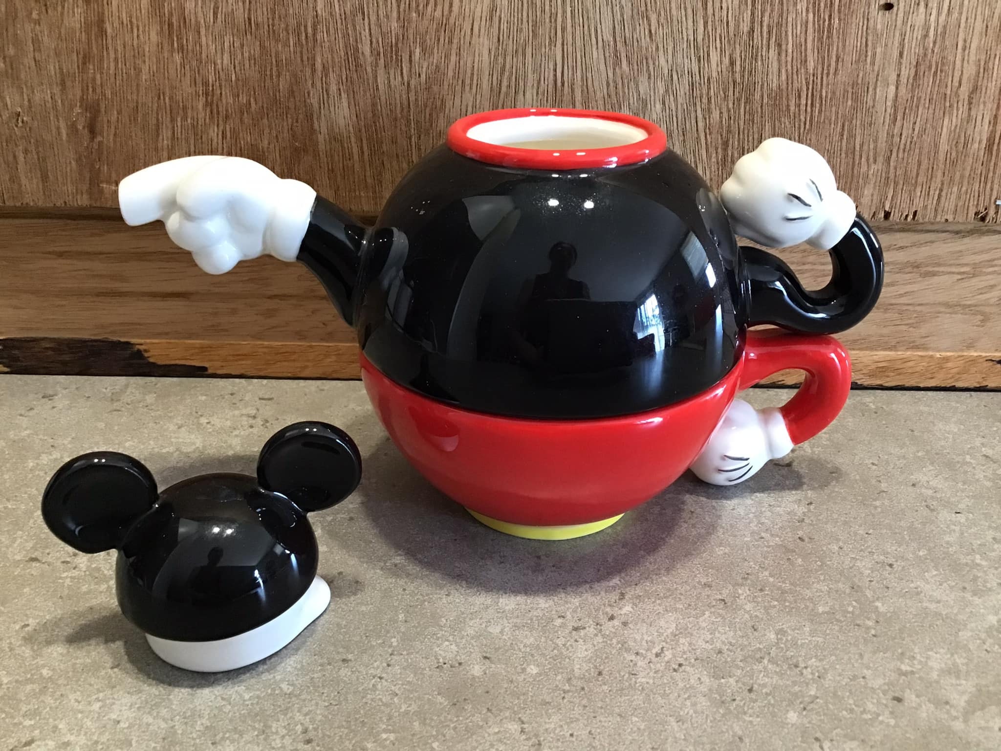 DISNEY Theme Parks Authentic Original Teapot Black Red Mickey Mouse Ears  Lid White Gloves -  Norway