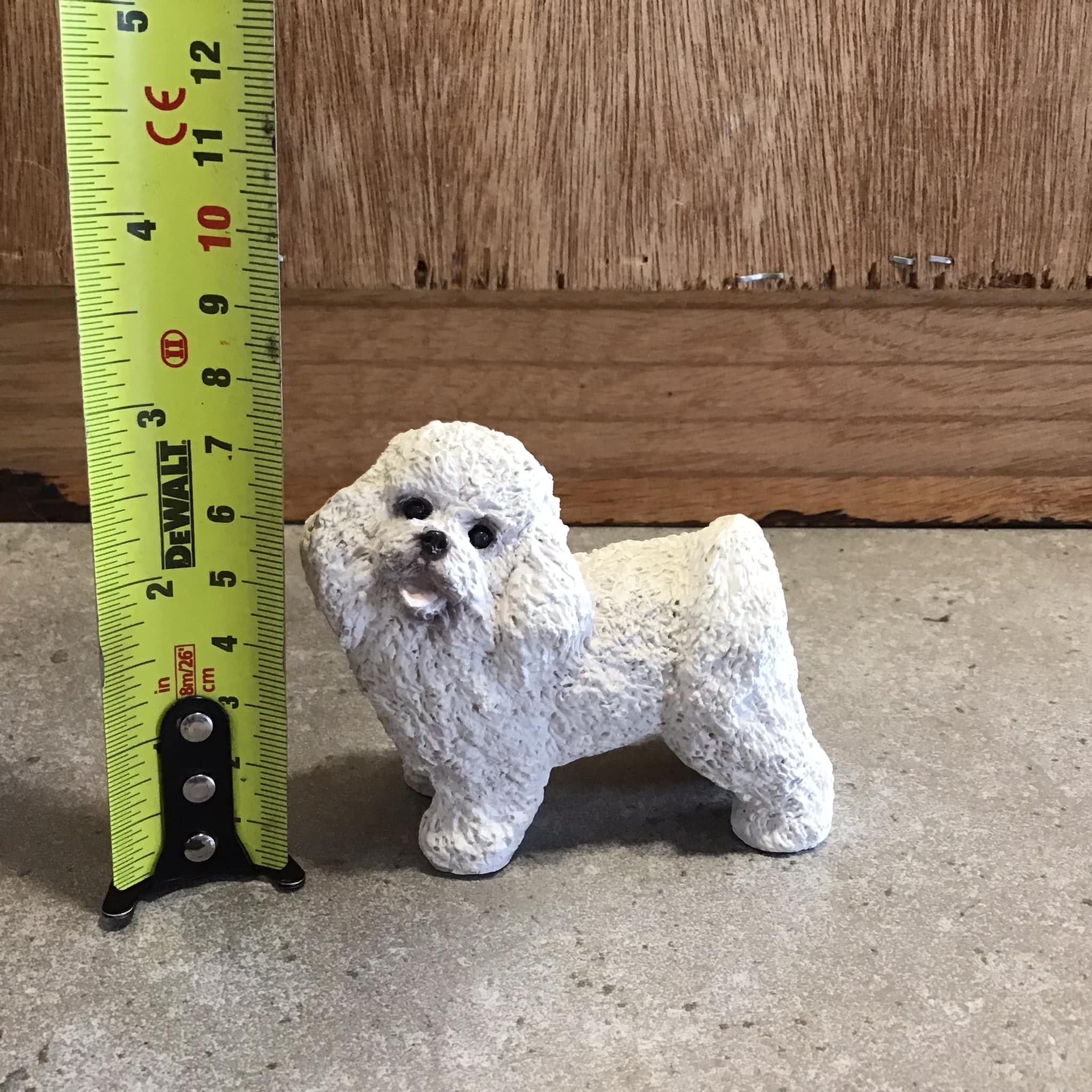 白い犬のフィギュア 置物 白い樹脂製の犬の置物：コレクターズアイテム、高さ3インチ - Etsy 日本