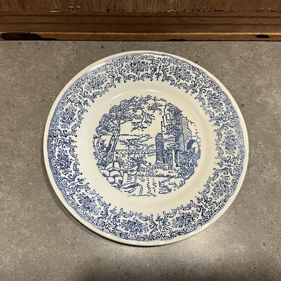 ヴィンテージイタリアンプレート：青と白の風景画（幅9.2インチ