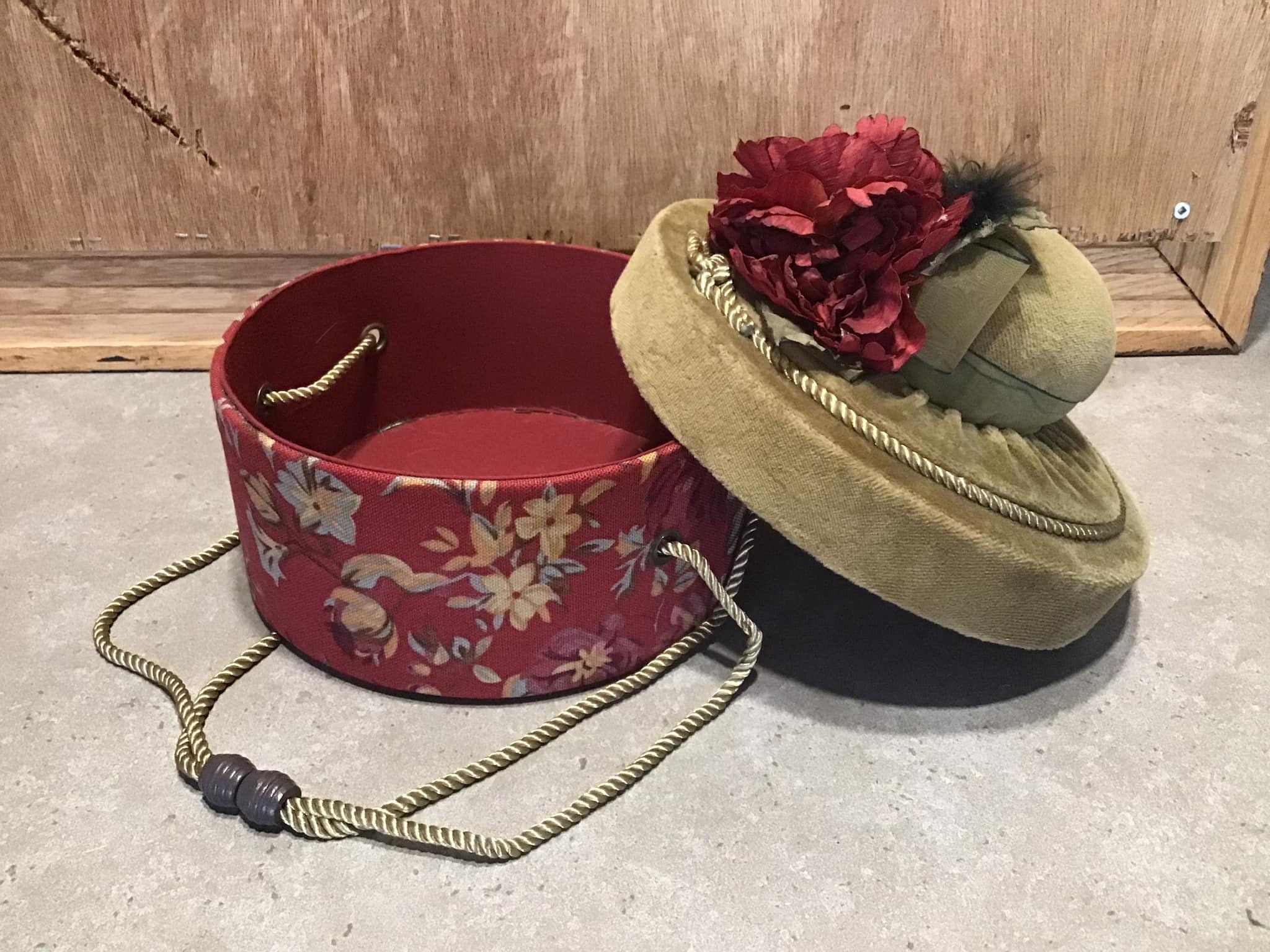 1950s Vintage Floral Quilted Hat Box with Clear Perimeter