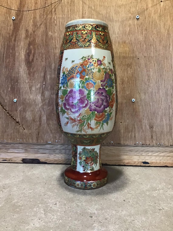 収集価値のある中国の花瓶、多色薩摩様式の磁器の花瓶の東洋の花瓶