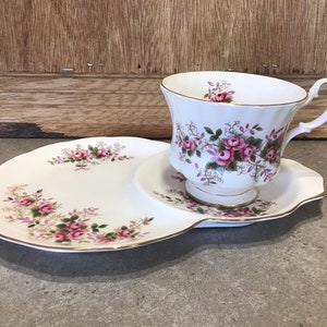 Vintage ROYAL ALBERT Lavender Rose Tea cup and double saucer,Bone China Snack Plate, Made In England, Vintage China, Collectible Tea Cup Set
